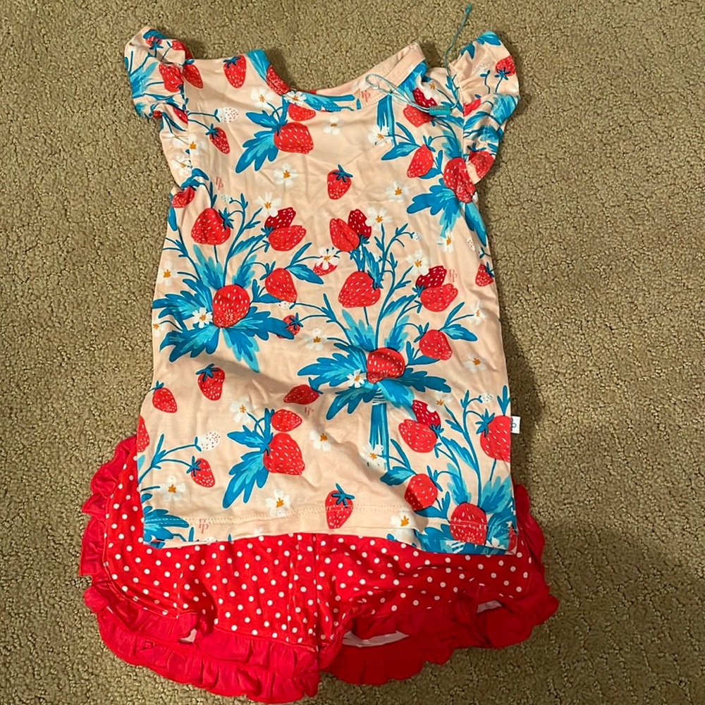 Posh peanut strawberry